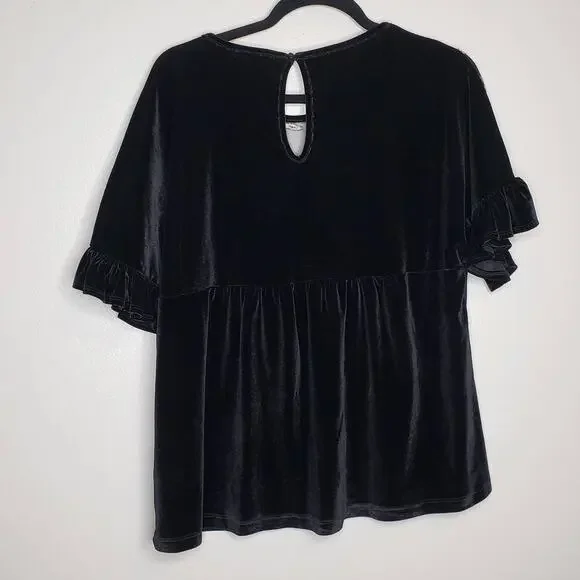 Pleione| Black Embroidered Mesh Velvet Blouse - Picture 2 of 10
